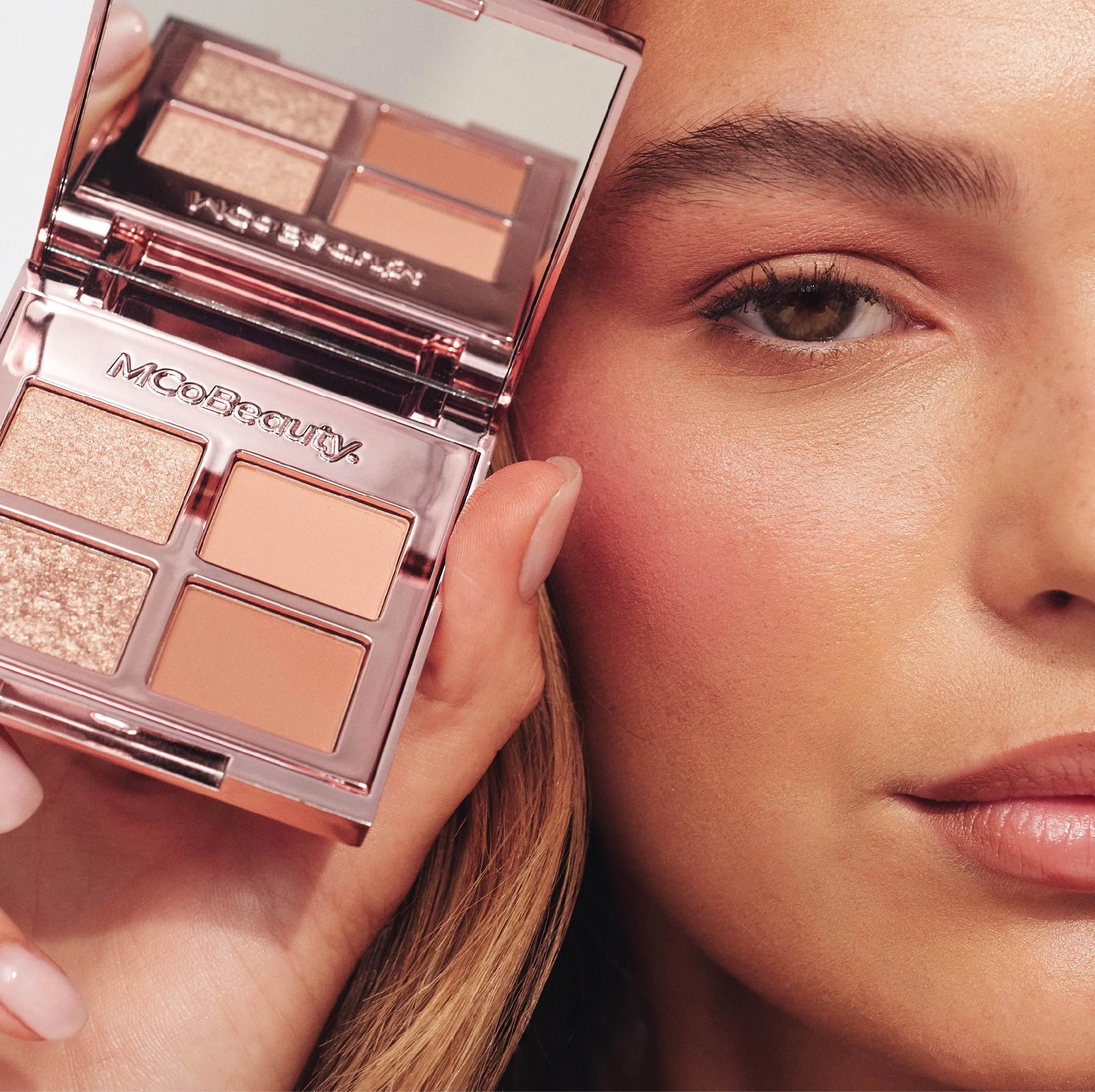 Ultra-Luxe Eyeshadow Quad - Image 4